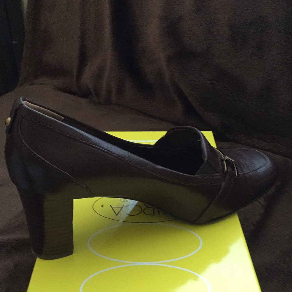Dark Brown Pump